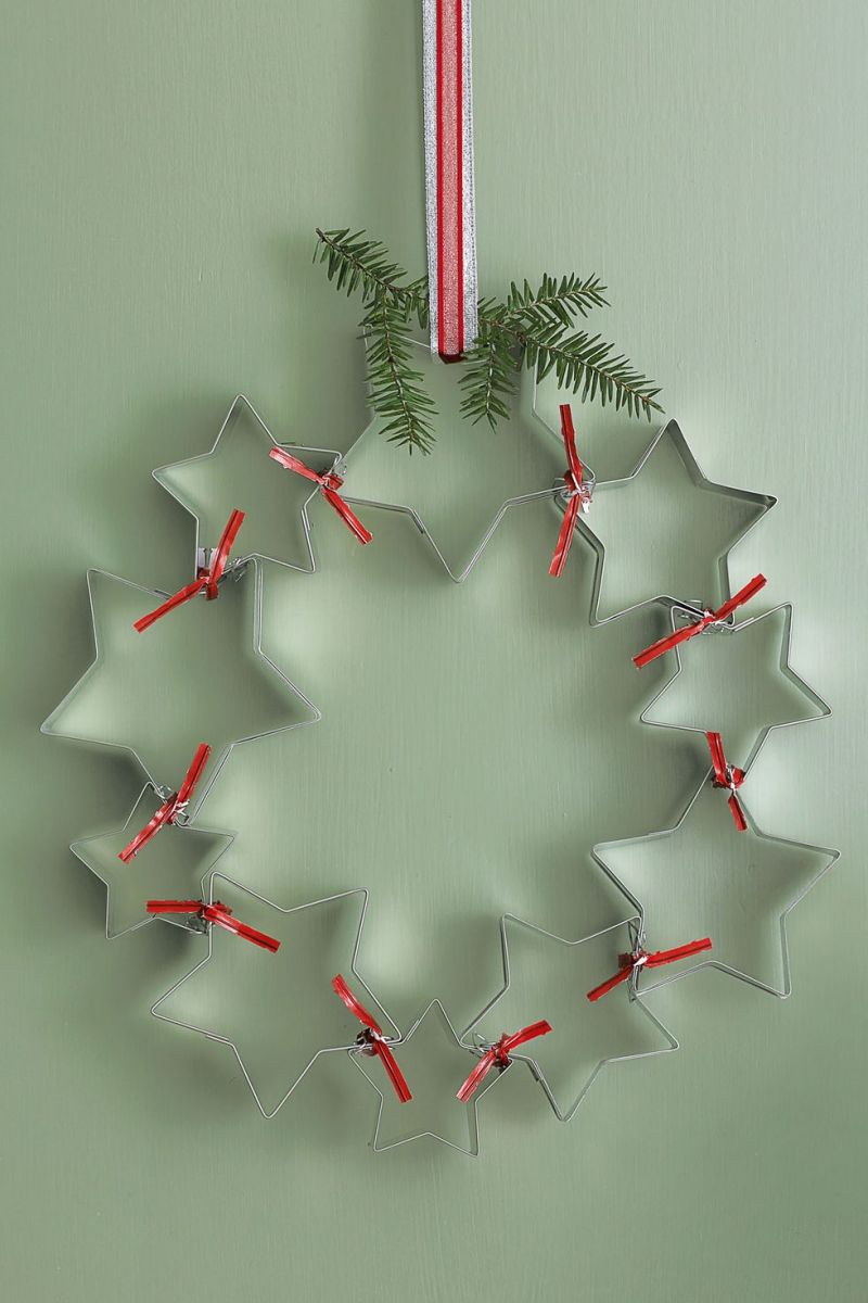 cookie-cutter-christmas-wreath-1535728196