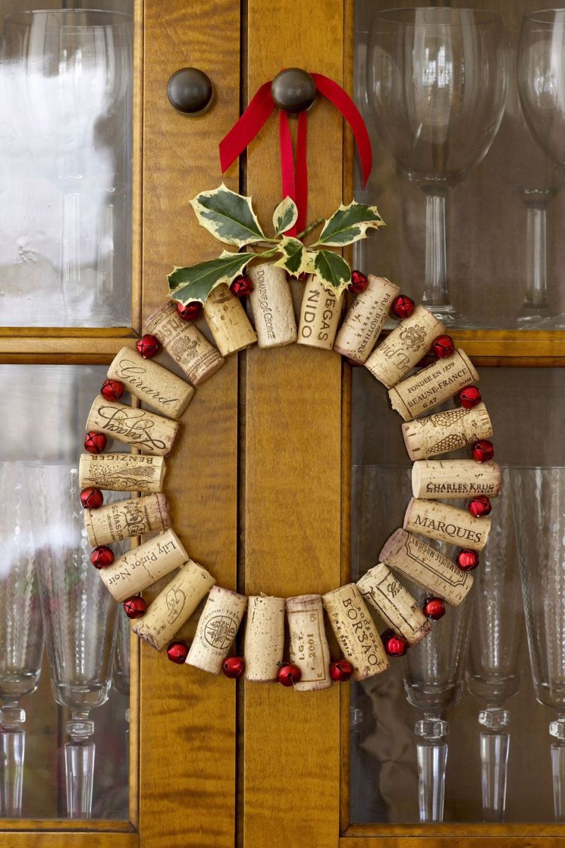 55004332b09f5-ghk-wine-corks-wreath-s2