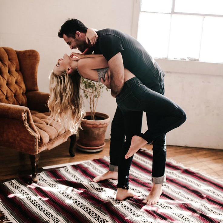 8c773d3d40efd5ae758f9804598ca98b--you-and-me-photography-in-home-couples-photography