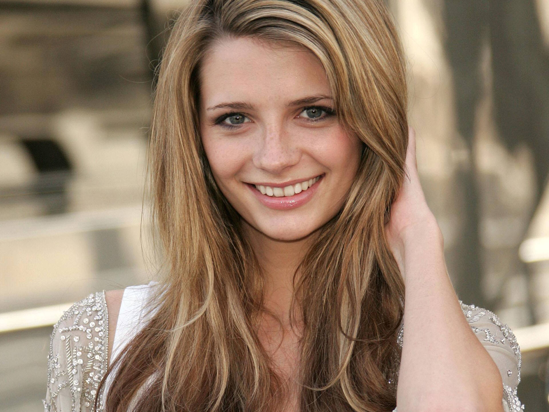 943537-mischa-barton