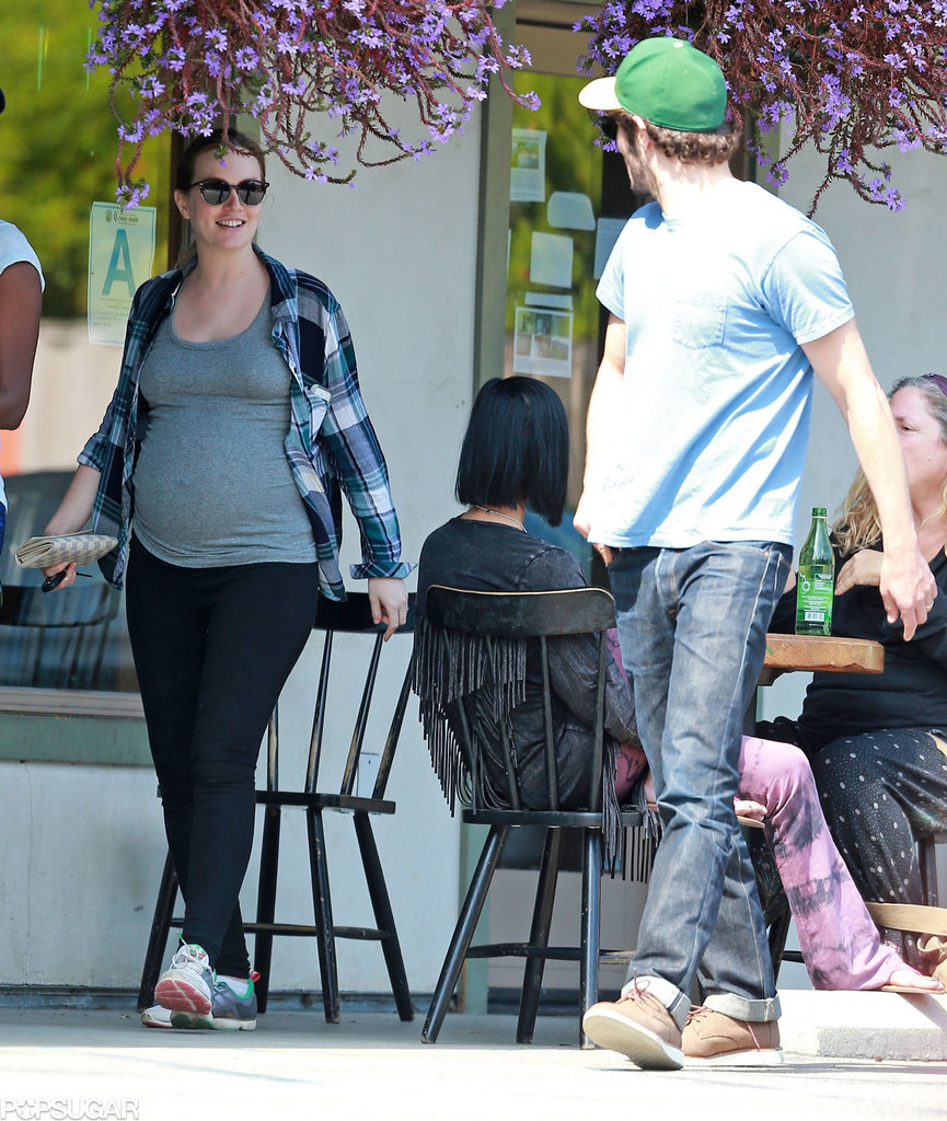 Pregnant-Leighton-Meester-Pictures3