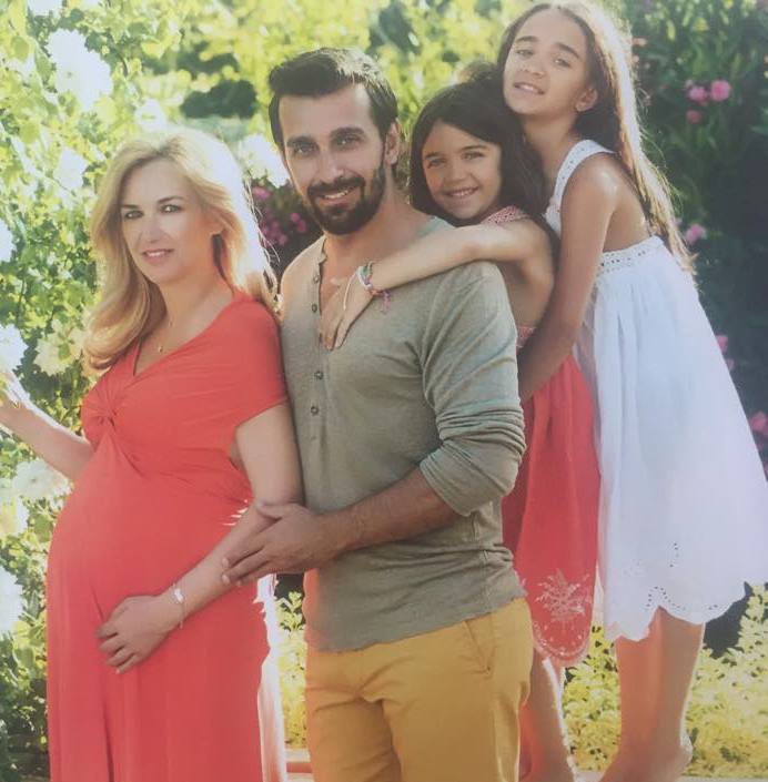 petrelis-oikogeneia-sofia-paidia-hello-3