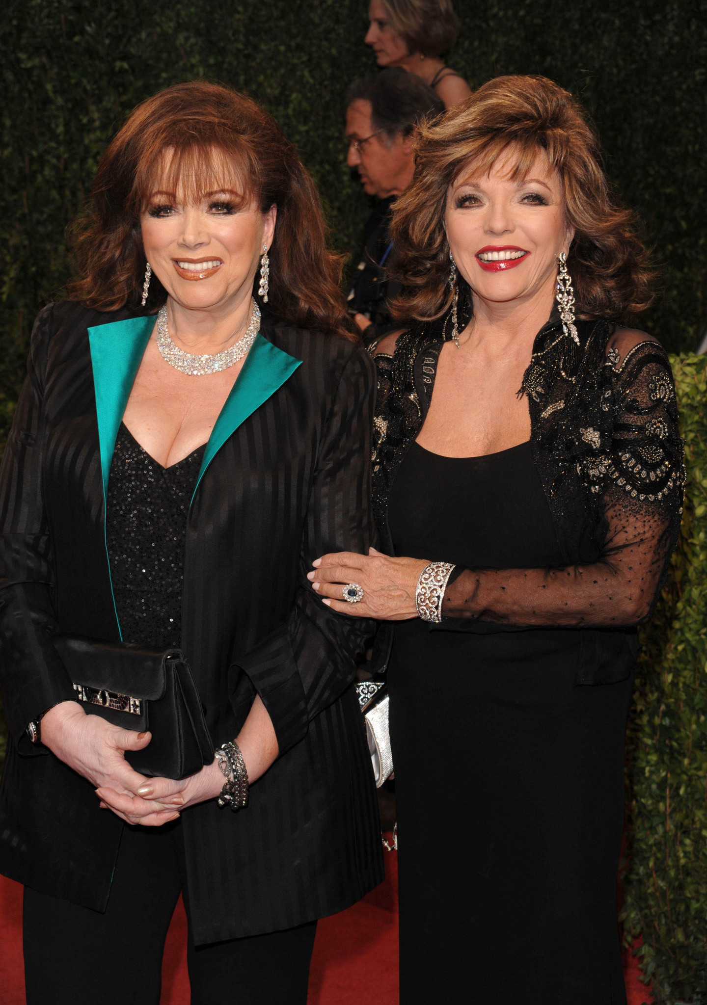 la-me-ln-jackie-and-joan-collins-rivalry-friendship-and-sisterhood-20150919