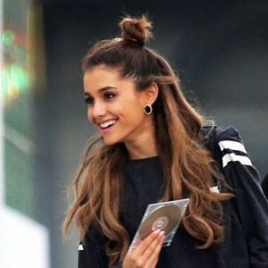 ariana-grande-half-bun.jpg