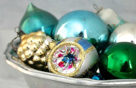 thehomeissue_christmasornaments003.jpg