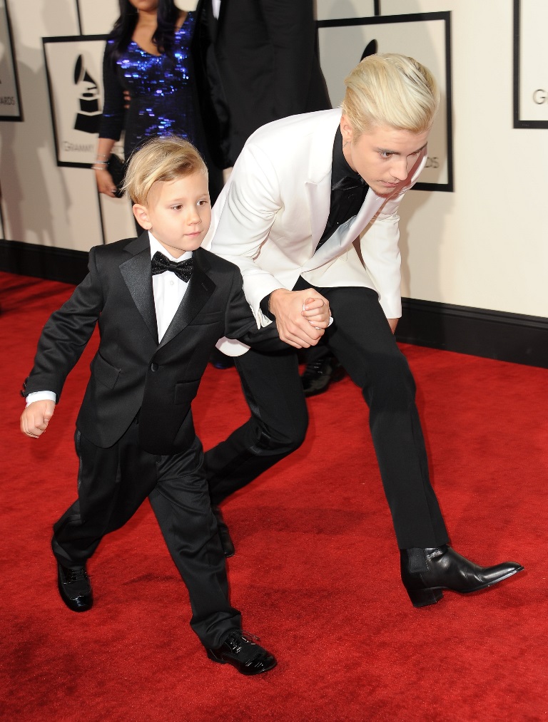 Celebrities arrive at the 58th Annual Grammy Awards at Staples Center on February 15, 2016 in Los Angeles, California. Pictured: Jaxon Bieber, Justin Bieber Ref: SPL1228746  150216   Picture by: PG / Splash News Splash News and Pictures Los Angeles:	310-821-2666 New York:	212-619-2666 London:	870-934-2666 <a href=