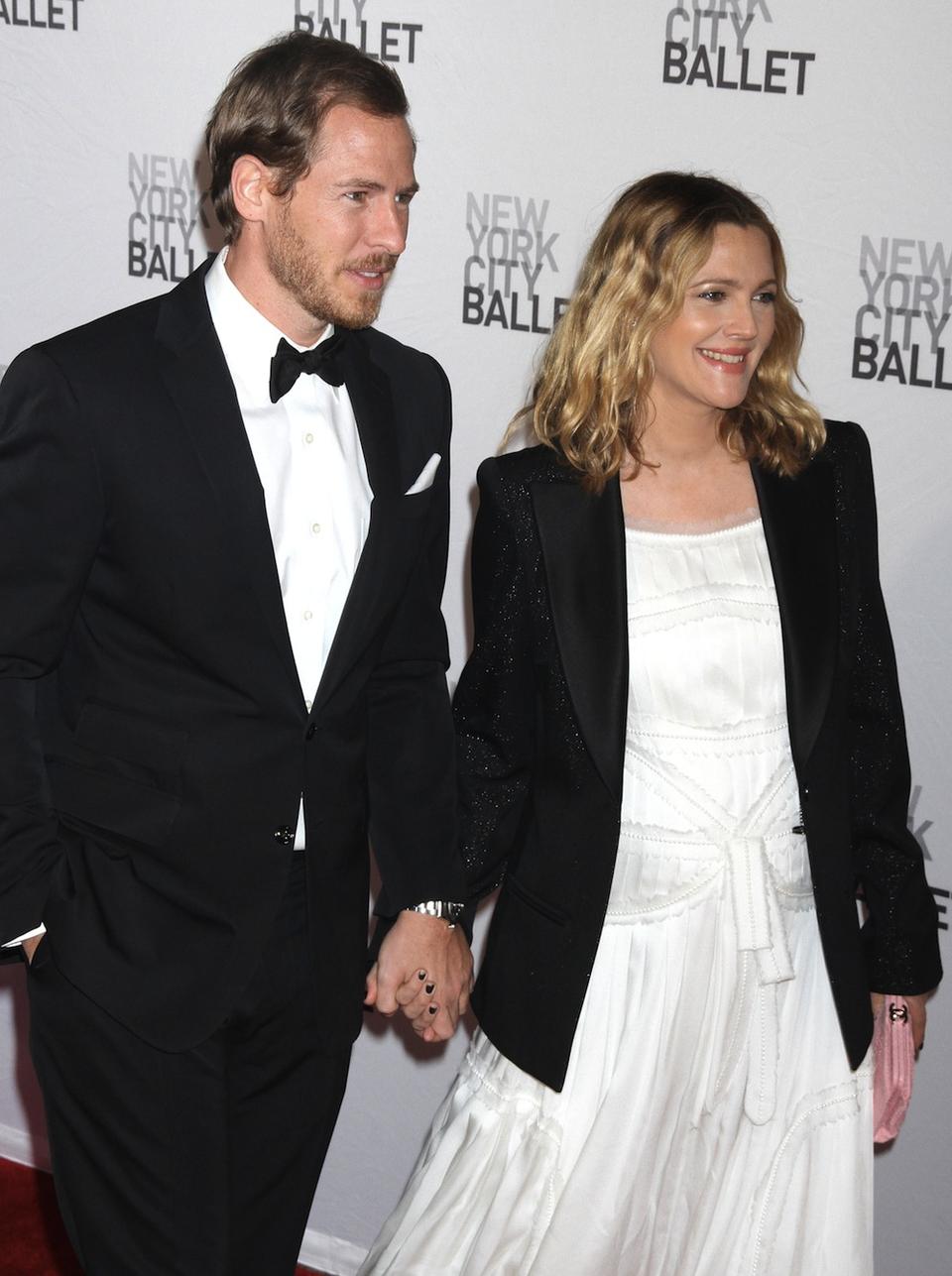 drew-barrymore-will-kopelman-ballet-bump-6-960x1287