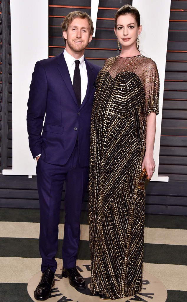 rs 634x1024 160228231110 634.Adam Shulman Anne Hathaway Vanity Fair Oscar Party.ms.022816 9239d