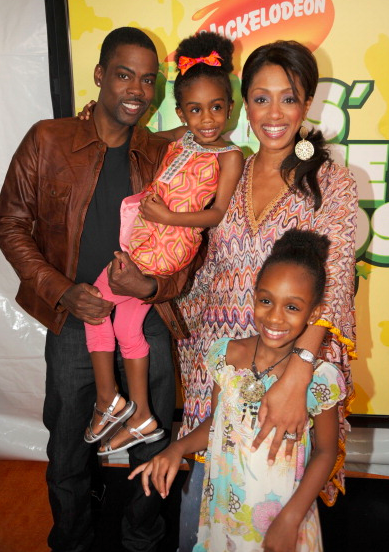 http://xonecole.com/wp-content/uploads/2016/02/Chris-Rock-and-daughters-Zahra-and-Lola-Rock-with-Wife-Malaak-Rock-at-the-2009-Nickelodeon-Kids-Choice-Awards.png