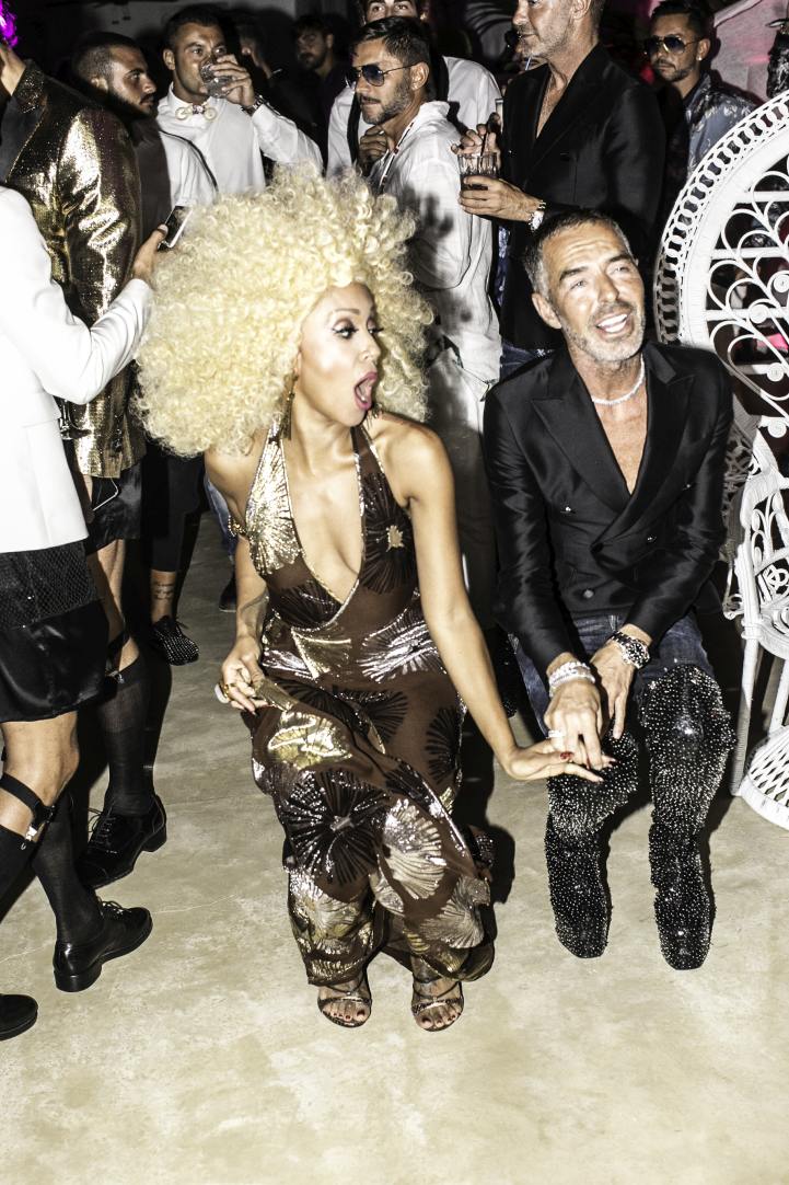 http://cdn3.yoox.biz/cloud/dsquared2wp/gallery/mykonos-party-2016/img_7683.jpg