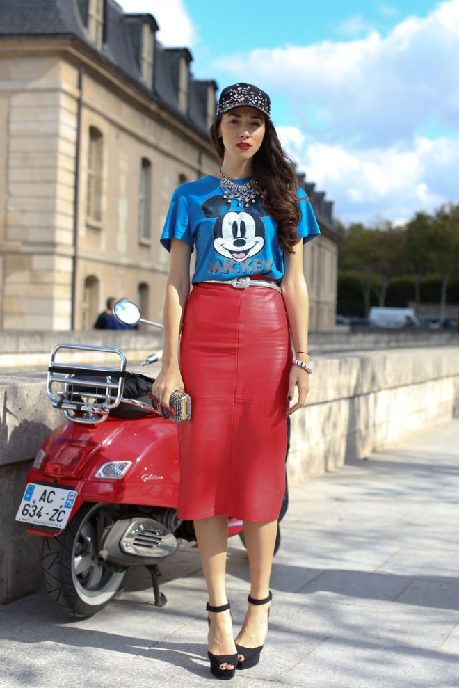 Paris-Fashion-Week-Street-Style-Spring-2013-mickey-tshirt-red-leather-skirt-660x989