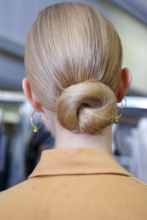 hbz-fw2016-hair-trends-knot-now-loewe-bks-m-rf16-0326 1