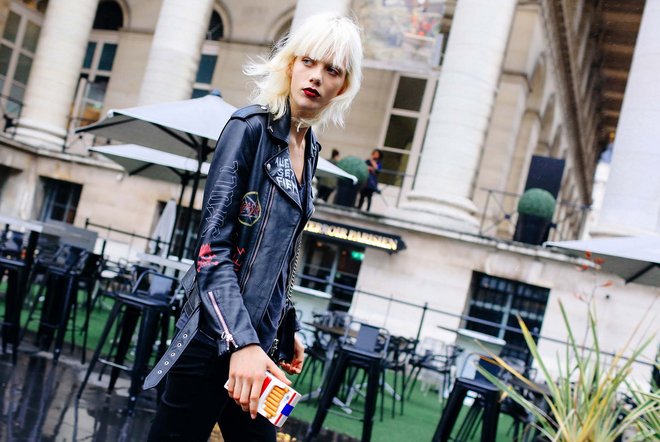 01-red-lipstick-paris-street-style