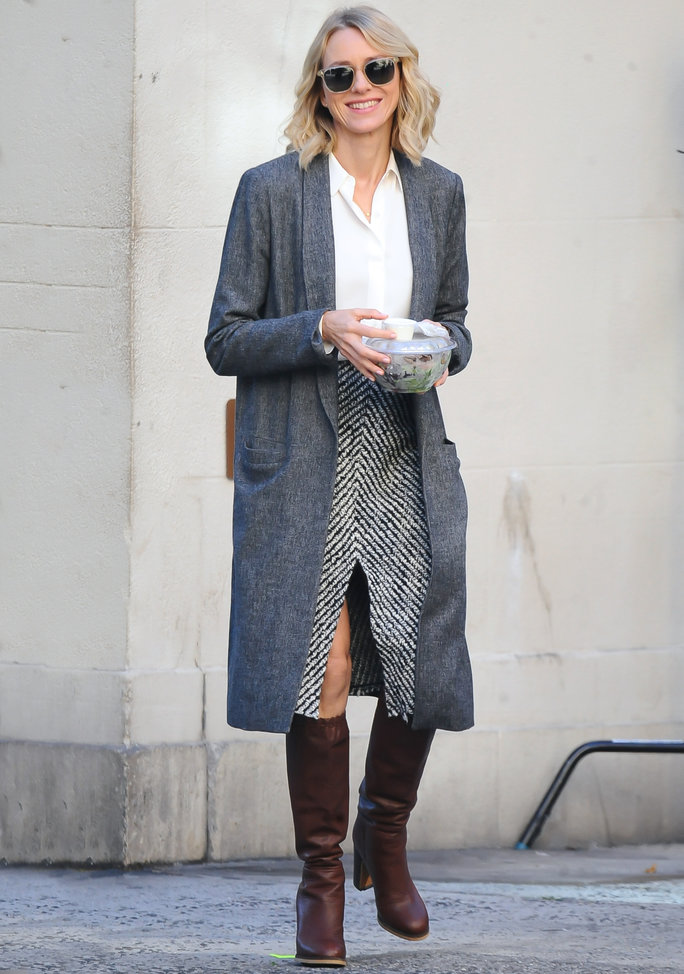 101216-naomi-watts-street-style-lead