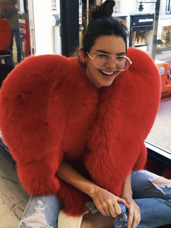 the-best-fashion-instagrams-this-week-1928853-1475770295.600x0c