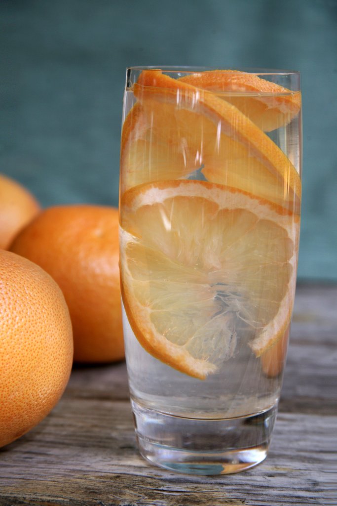 add-grapefruit-your-water