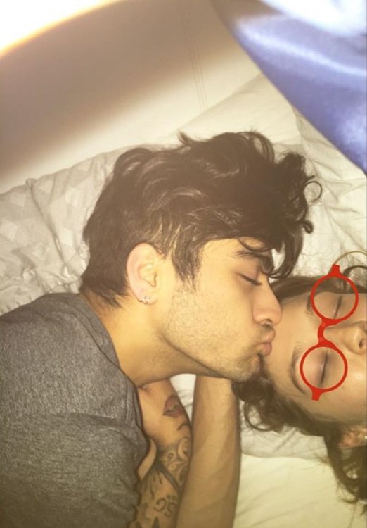 Gigi-Hadid-Zayn-Malik-Cutest-Pictures