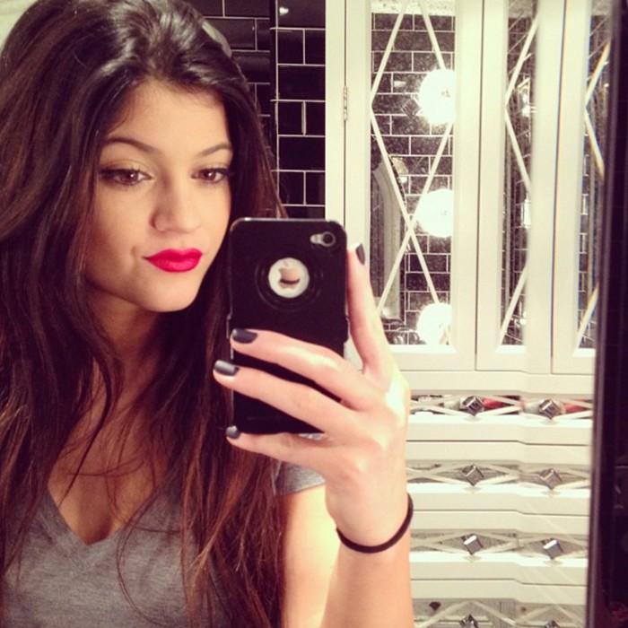 kylie-jenner-selfie-13