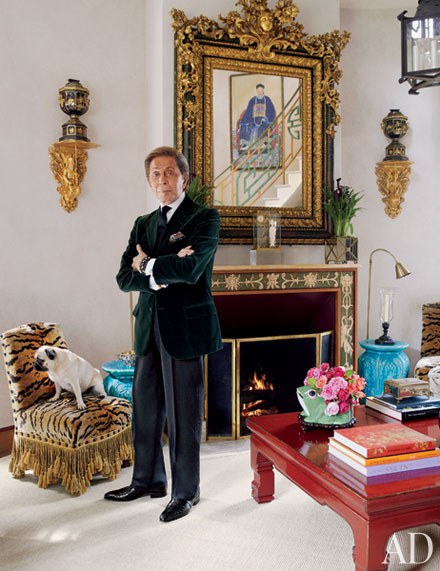 dam-images-celebrity-homes-2012-valentino-valentino-garavani-01-portrait-v440