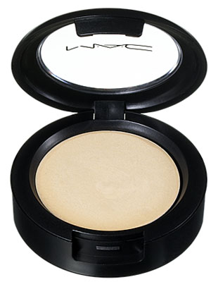 m.a.c.-cream-color-base-in-pearl