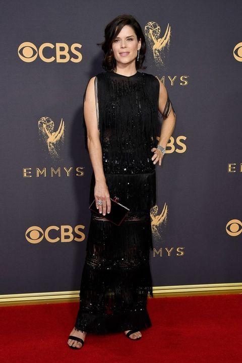 hbz-emmys-neve-campbell-1505691684