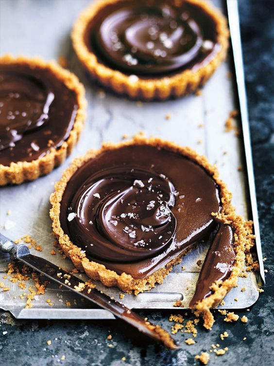 0c9f4ce8bef26c3e4b060f12fc270a94--chocolate-caramel-tart-chocolate-tarts