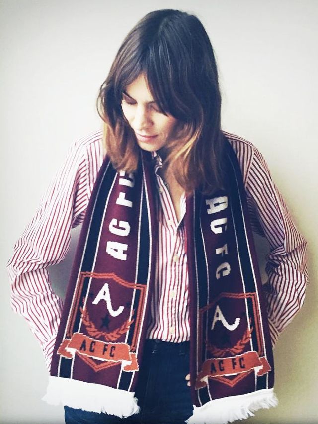 football-scarf-trend-245438-1513766178752-image.640x0c