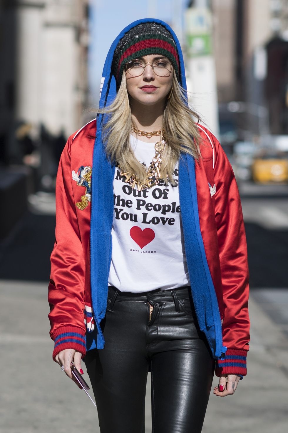 hbz-beanie-street-style-gettyimages-642092954-1514486702