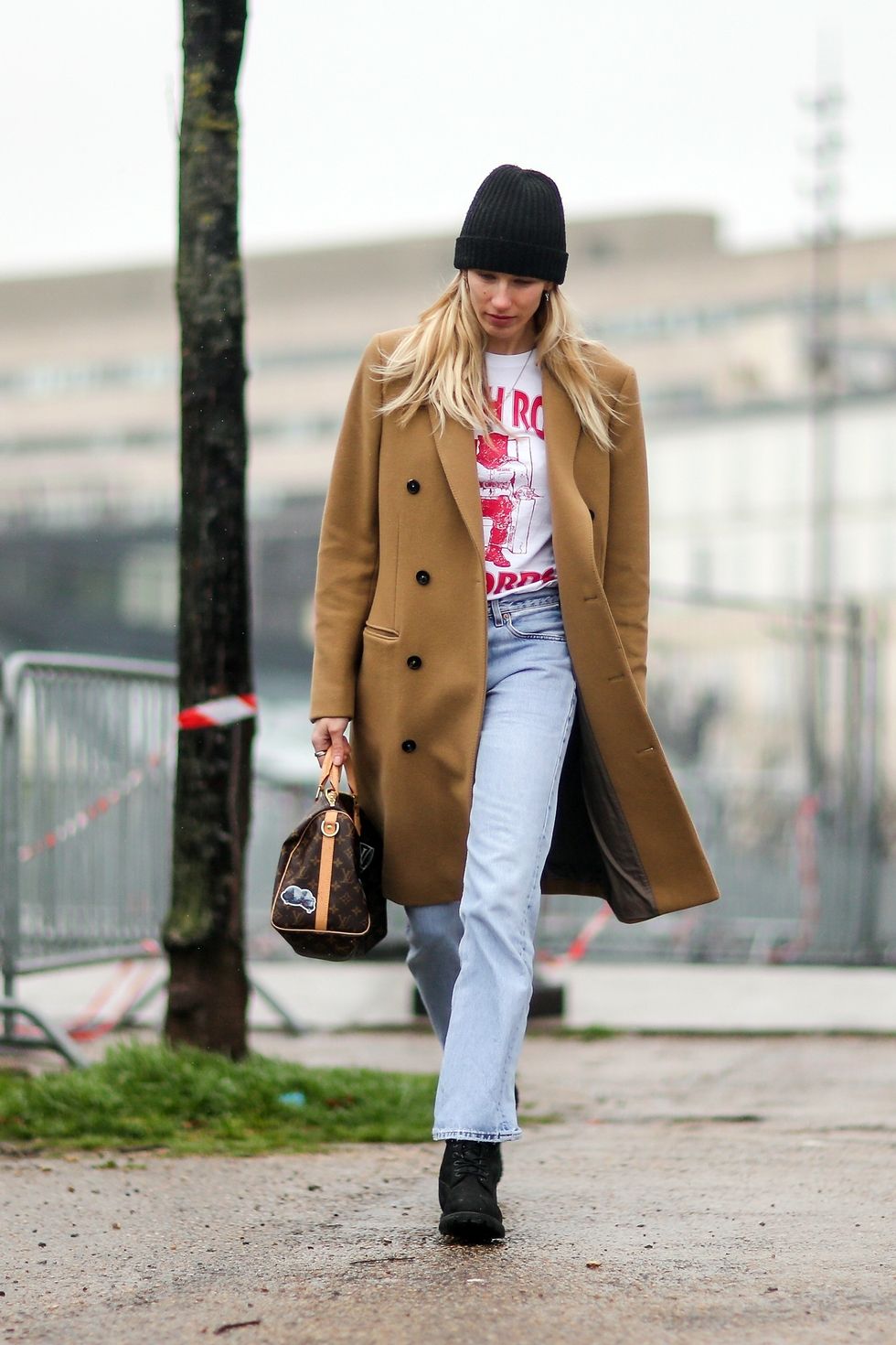 hbz-beanie-street-style-gettyimages-646902168-1514486710