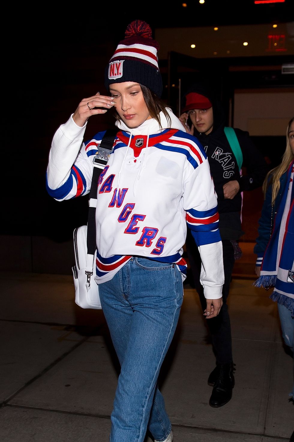 hbz-beanie-street-style-gettyimages-895709328-1514486722