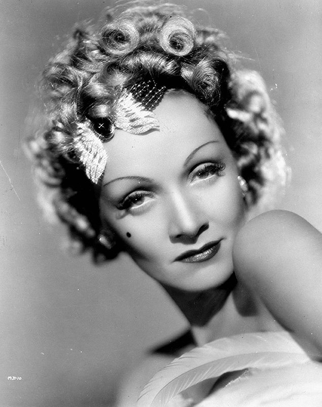 Marlene Dietrich (1901-1992), actrice et chanteuse américaine d'origine allemande. Hollywood, vers 1935. RV-62749