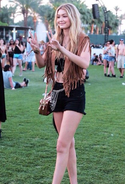 angdc4-l-610x610-coat-fashion-coachella-tassel-bralette-lace+bra-shorts-gigi+hadid-jewels-gigi+hadid+jewelry-necklace-jewelry-boho-boho+jewelry-bohemian-model+duty