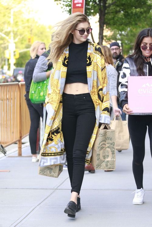 gigi hadid kimono