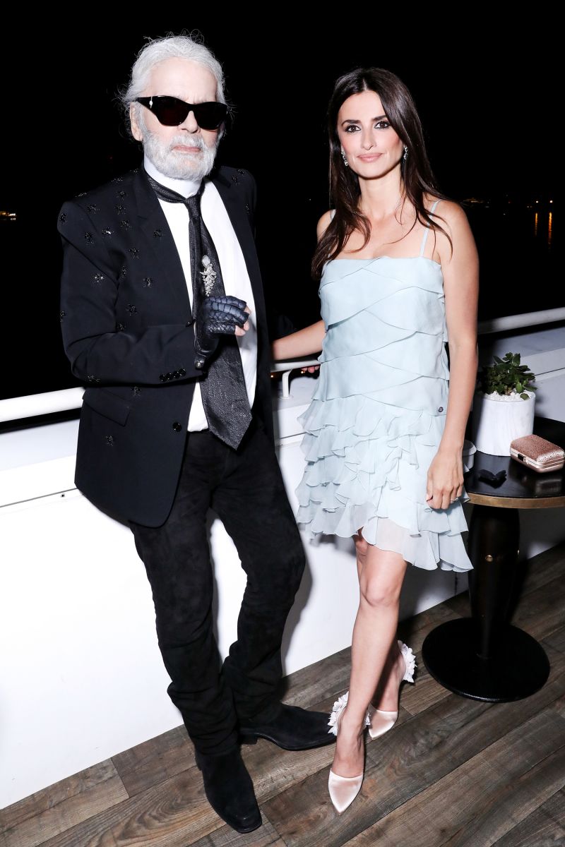 Penelope_Cruz_and_Karl_Lagerfeld_LD