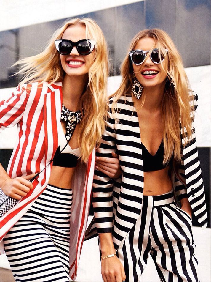 street-style-red-stripes-black-stripes-