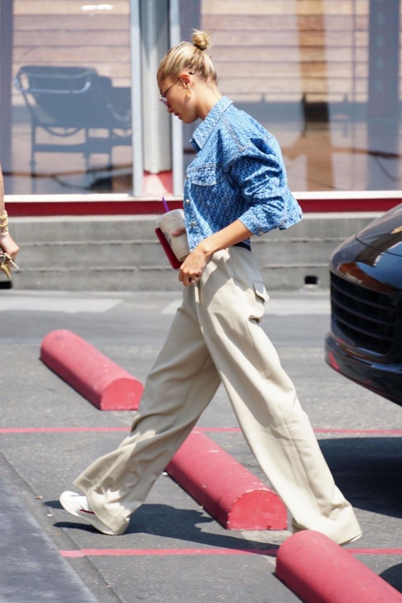 hailey-baldwin-style-out-in-west-hollywood-08-27-2018-9