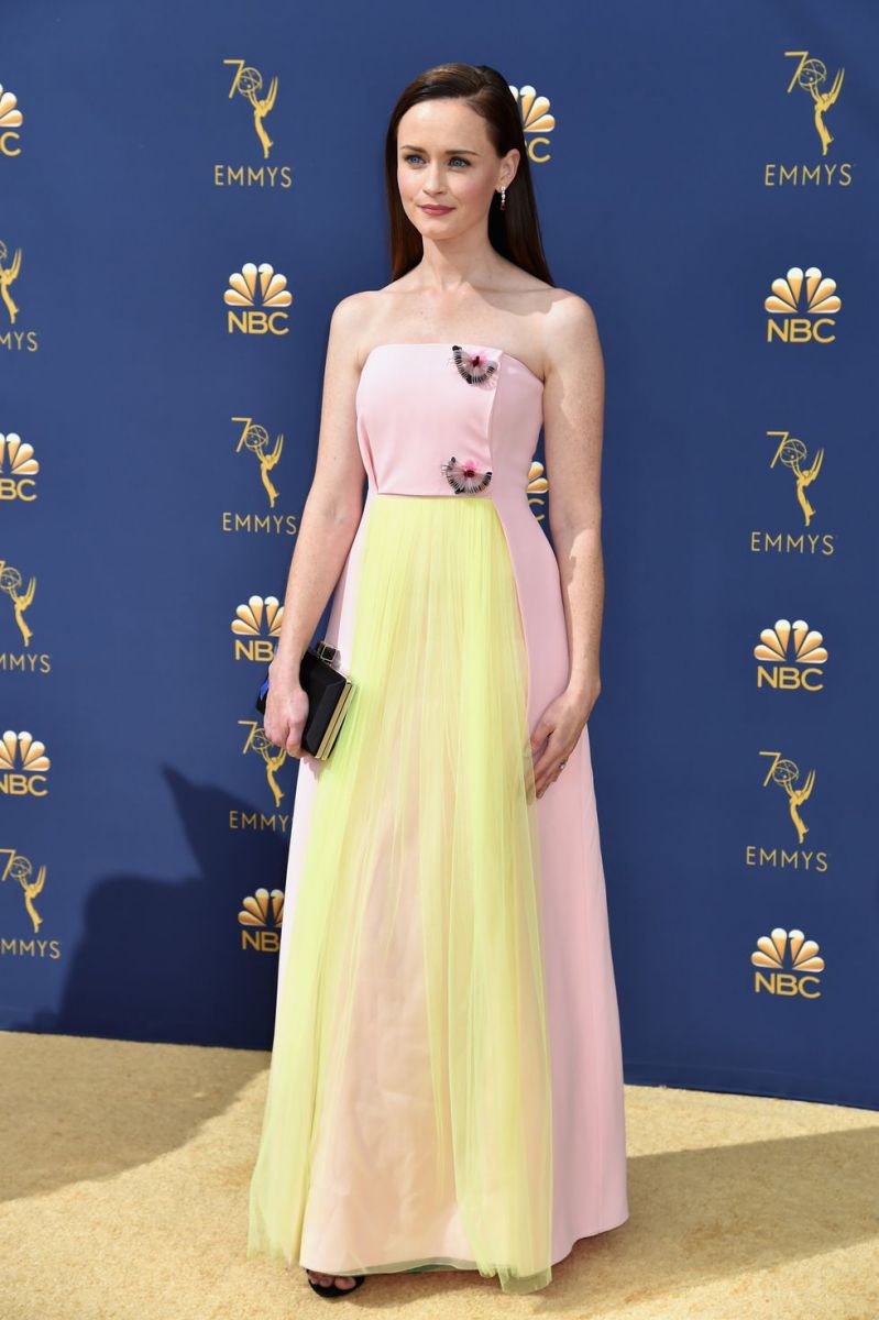 emmys-alexis-bledel-1537224325