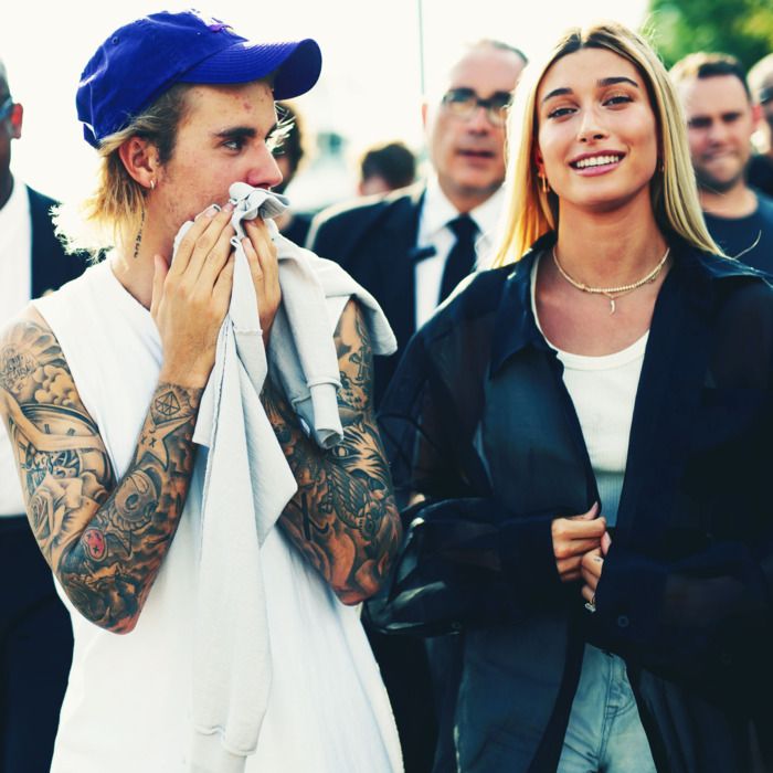 Justin-Bieber-Hailey-Baldwin-1.w700.h700