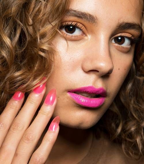 spring-fashion-week-nail-trends-2019-268423-1537778927054-image.500x0c