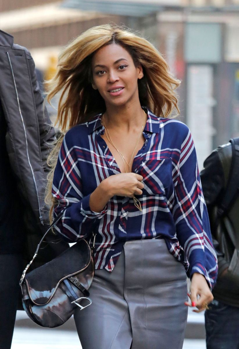 Beyonce-out--about-in-NYC026