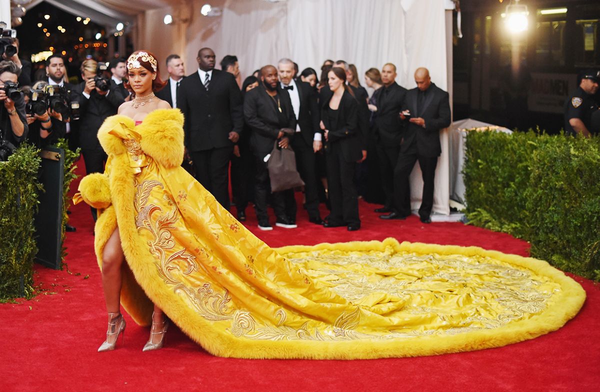 Rihanna-Met-Gala-2015-billboard-1548