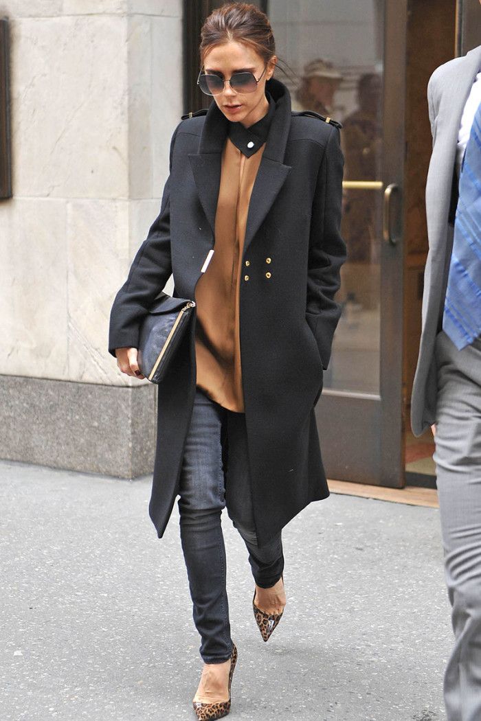 victoria-beckham-fashion-icon-street-style-long-coat-700x1050