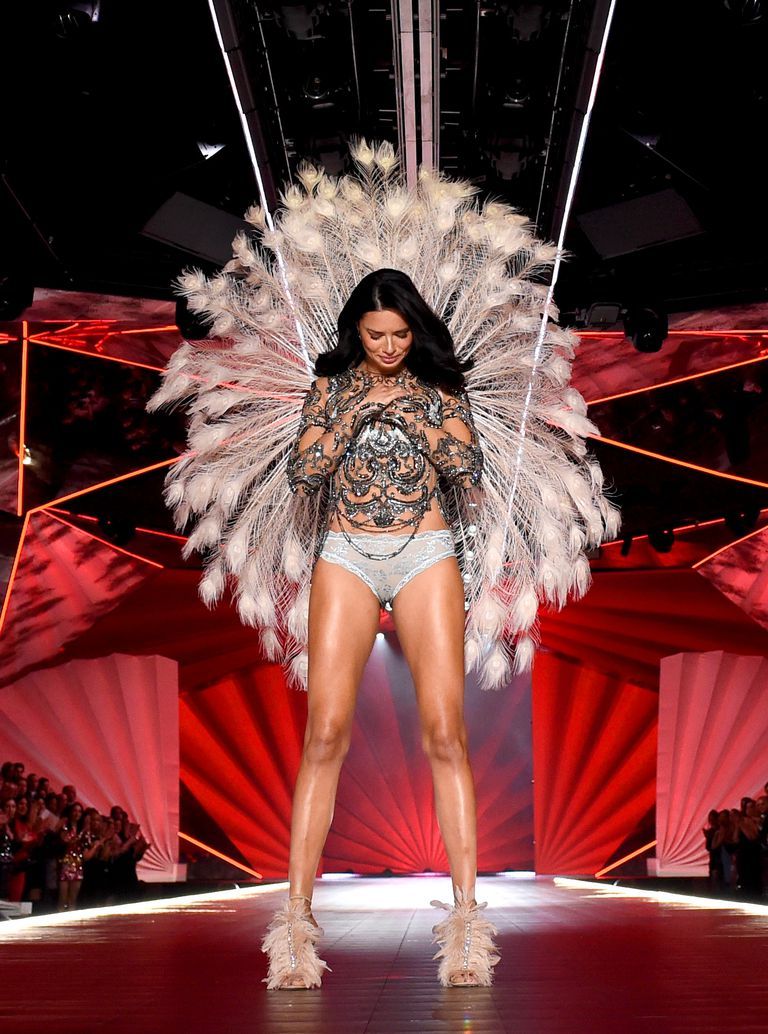 adriana-lima-walks-the-runway-during-the-2018-victorias-news-photo-1059370550-1541733979