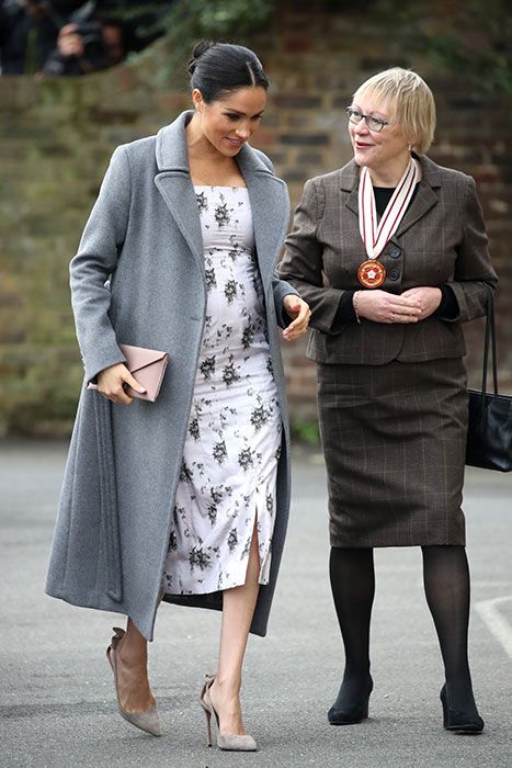 meghan-markle-engagement-baby-bump-a