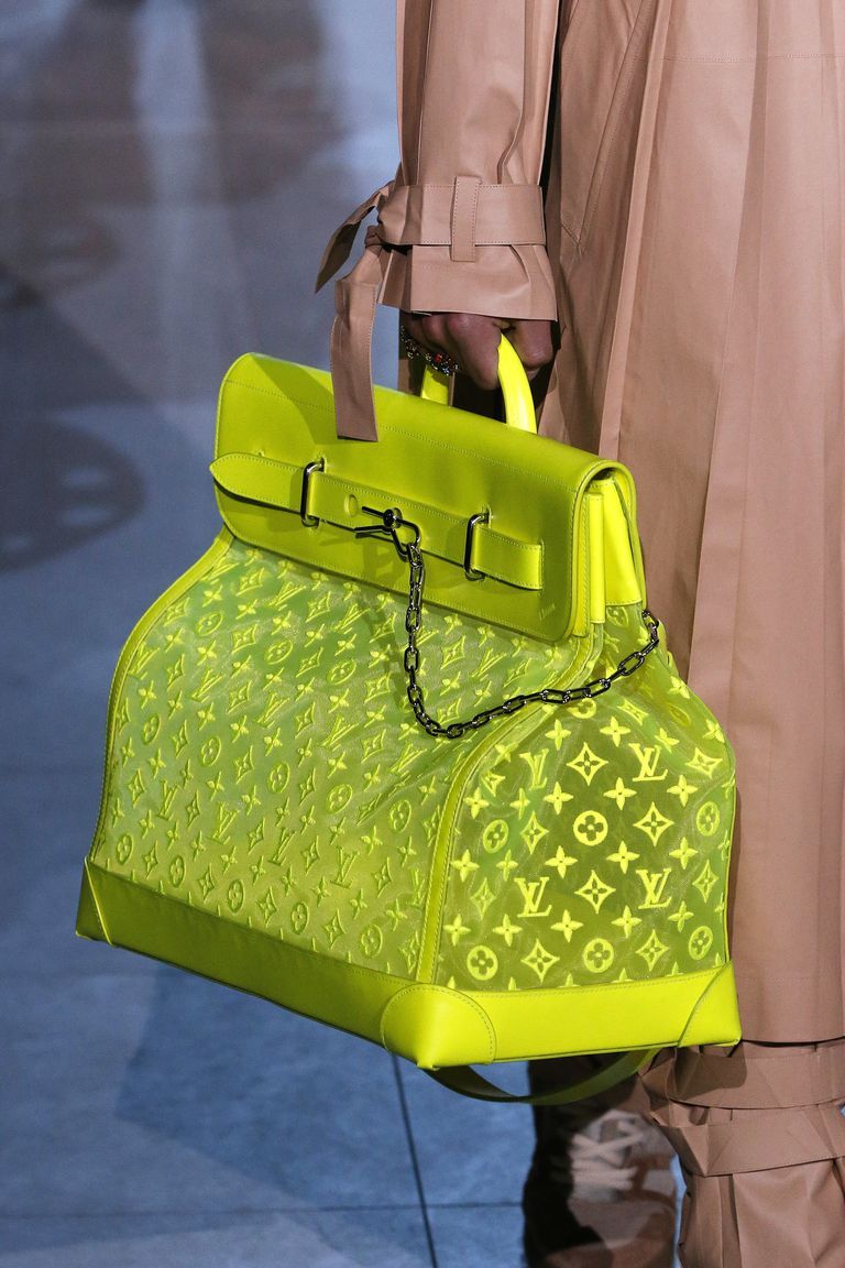 bag-detail-during-the-louis-vuitton-menswear-fall-winter-news-photo-1095497508-1547745264