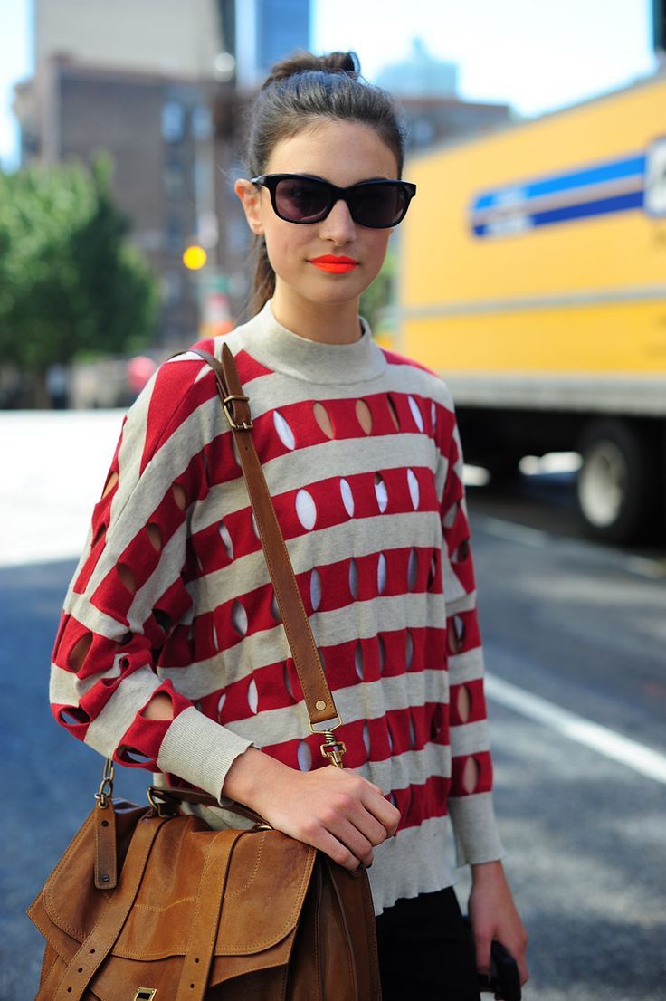 orange-lips-street-style