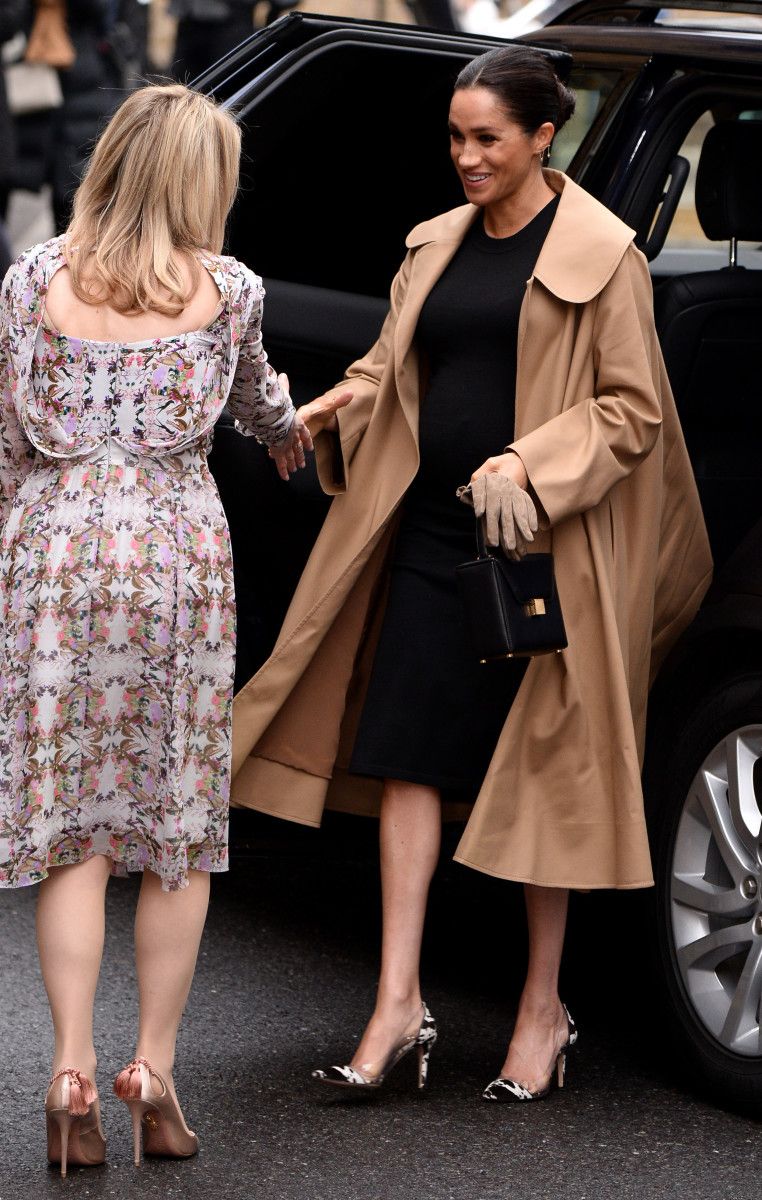 meghan-markle-oscar-de-la-renta-coat