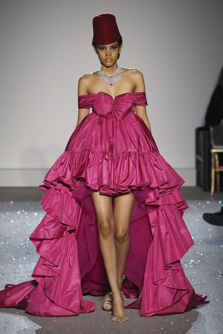 model-walks-the-runway-during-the-giambattista-valli-spring-news-photo-1097586848-1548186596