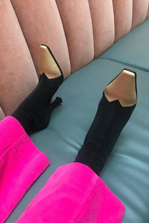 ankle-boot-trends-2019-273322-1544004078386-image.500x0c (1)