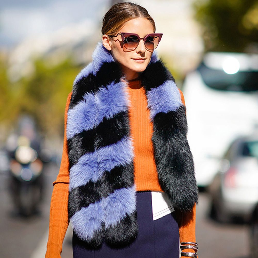 how-to-wear-a-faux-fur-stole-winter-2017-box-of-style-olivia-palermo-street-style-blue-strip-fur-scarf-1000